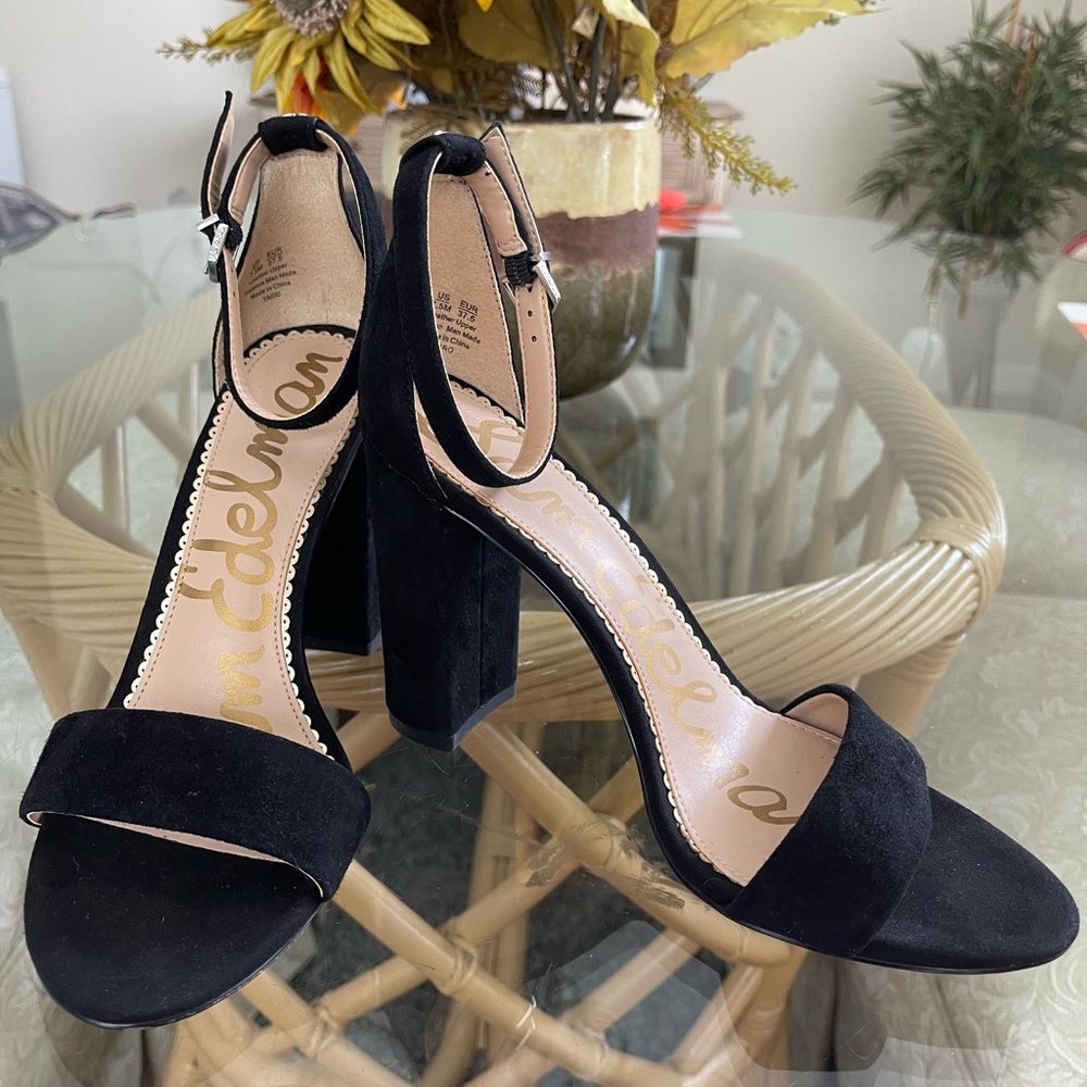 Sam Elderman like new black suede open toe, chunky heels, size 7.5.